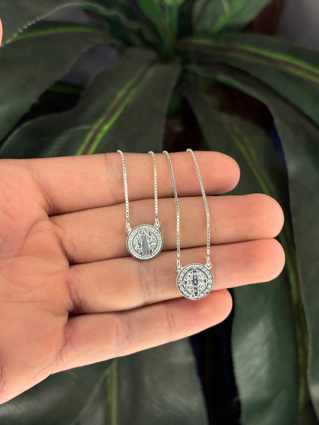 Escapulário Medalha de São Bento em prata 925 - Corrente Vneziana